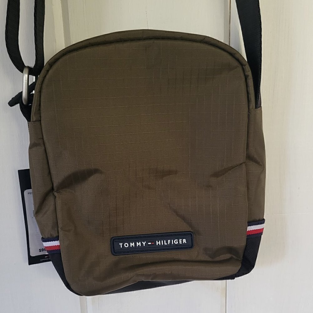 Tommy Hilfiger Nylon Reporter CrossbodyTravel Bag